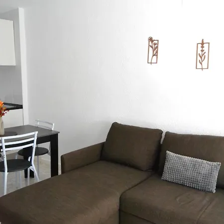 Safestay Seafront - Atlantico 旅馆 *