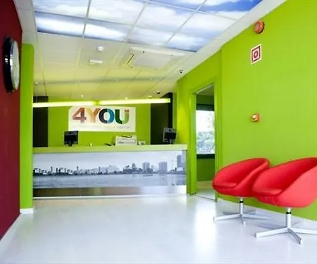 Safestay Seafront - Atlantico Хостел Кальпе