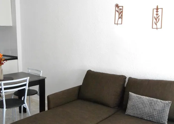 Safestay Seafront - Atlantico 旅馆 *